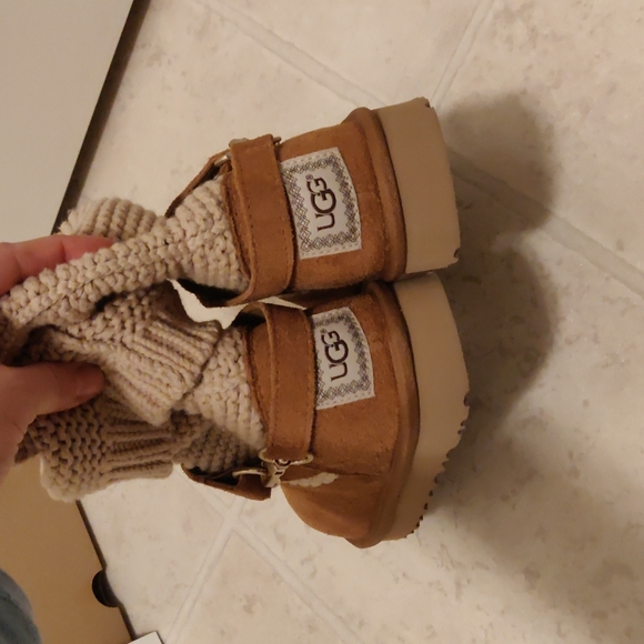 Ugg Purl Women's Strap Brown Slip on Boot sz. 5 - Picture 4 of 7